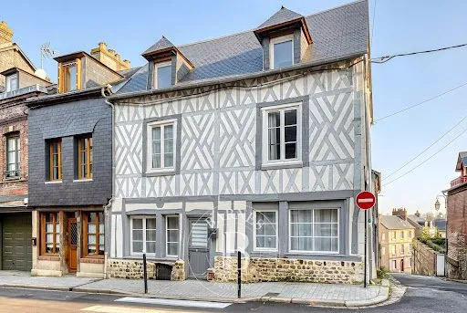 Maison 6 pièces 160 m²