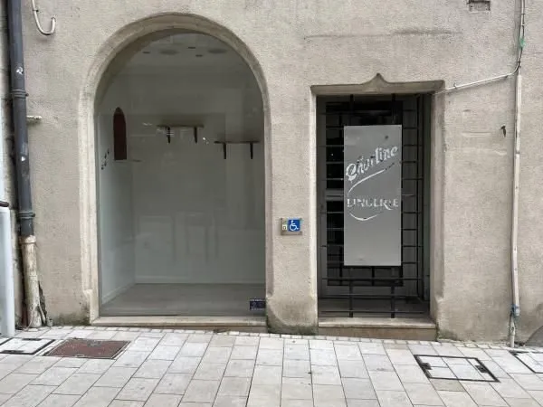 Local commercial 66 m²