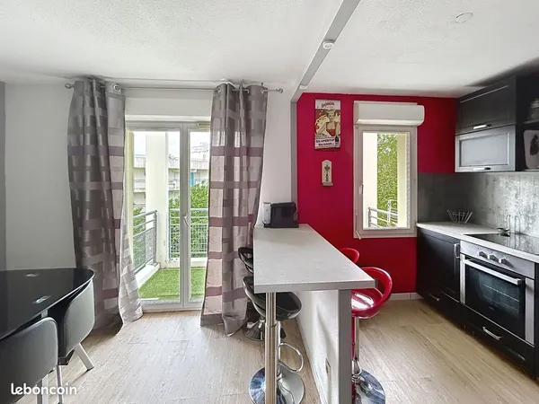 T3 meublé avec balcon et parking Bordeaux Bassins à Flots Bacalan