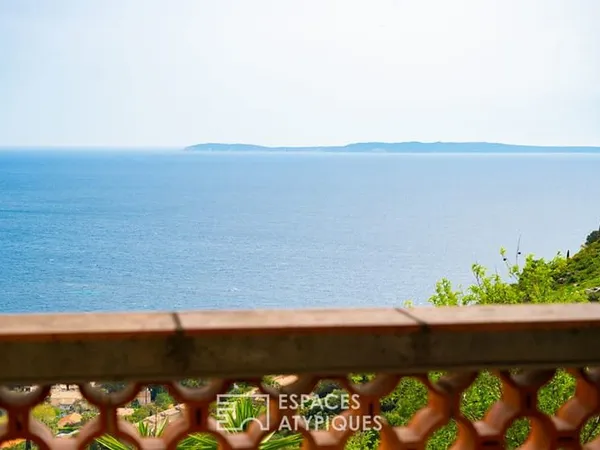 Entre ciel et mer, une maison secrète. avec vue contemplative