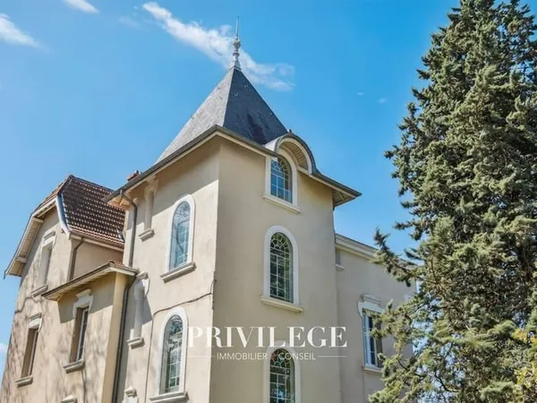 Demeure bourgeoise au charme préservé à Caluire