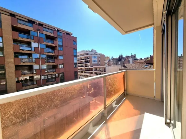 Grand T2 avec balcon