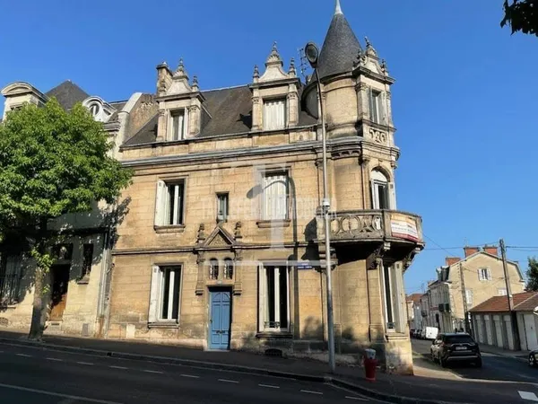 Maison 5 pièces 253 m²
