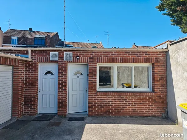 Studio 25m2 rénové - Libre de suite