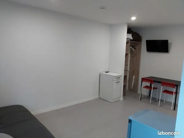 Studio étudiant 7 min a pieds de la gare et de l iut