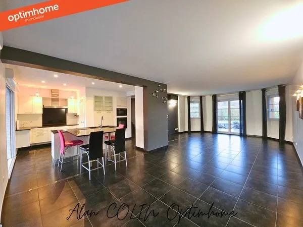 Maison individuelle - 230 m² habitables + dépendances - Oudrenne (57)