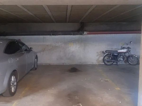 Parking - Croix de Chavaux et Robespierre