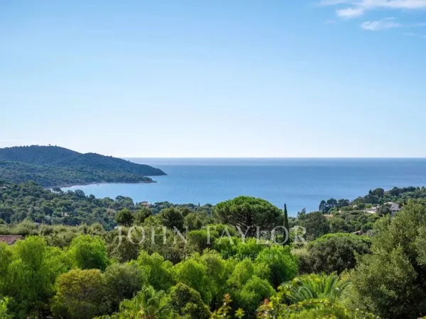 Gigaro - Villa avec vue mer et Cap Lardier dans domaine privé
