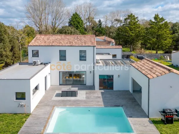 SAINT HILAIRE DE RIEZ -- MAISON 237 M² UTILES -- 4 CHAMBRES -- MAISON CONTEMPORAINE -- MAISON FAMILI