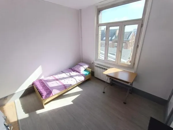 Studio meublé 15m2, 2min de la gare