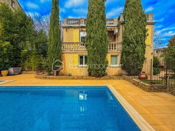 Maison 8 pièces 226 m²