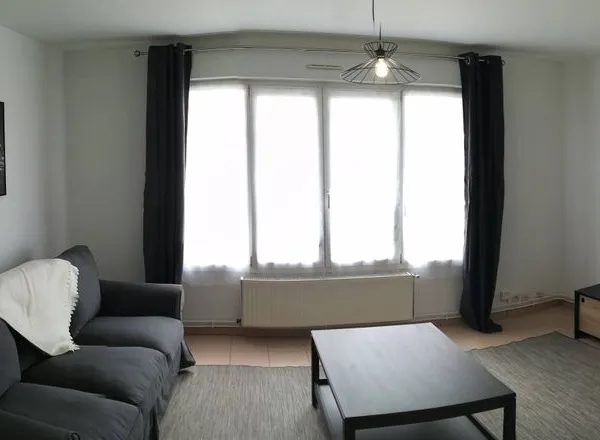 1 CH se libère dans colocation pour 3 filles