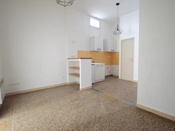 Appartement rénové 2 pièces 33 m²