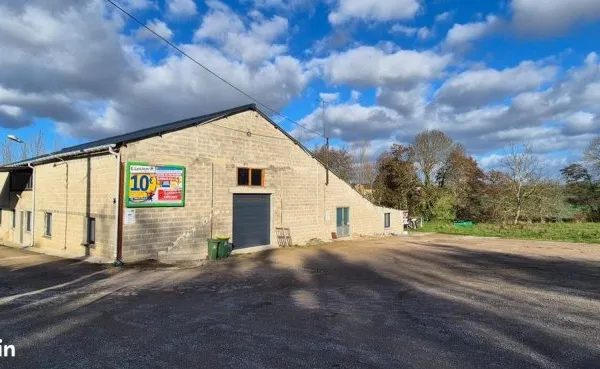 Local commercial 520 m² Cherré-Au