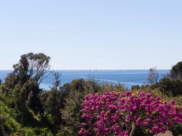 Villa de caractère avec vue mer au calme & terrain plat.