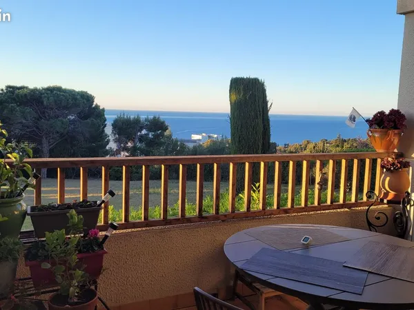 T1 CASSIS NON MEUBLE vue mer, piscine, tennis, parking privatif