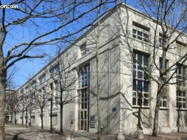 Bureau 345 m²