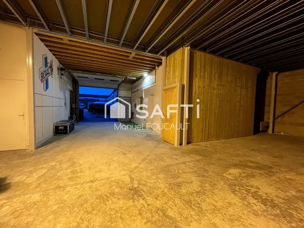 QUETIGNY - Local professionnel 6 pièces de 320 m2 - place de stationnement - proximité des axes auto