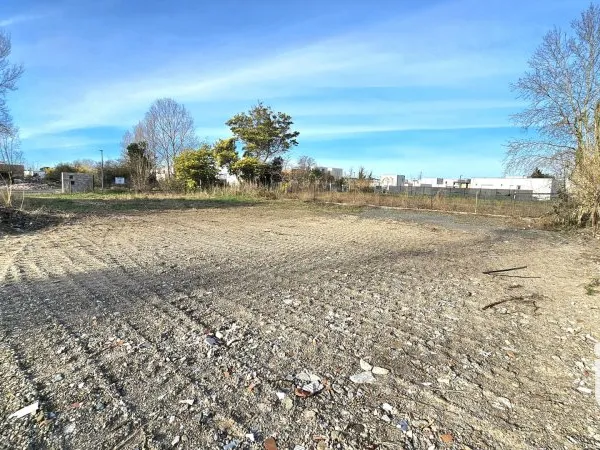 Terrain 726 m²