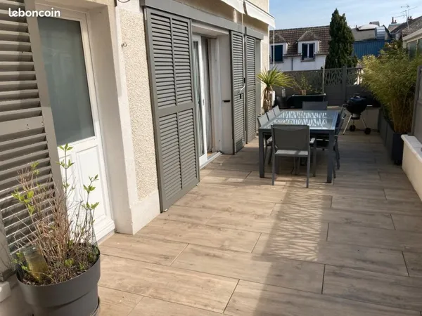 Appartement + terrasse - centre ville Chantilly