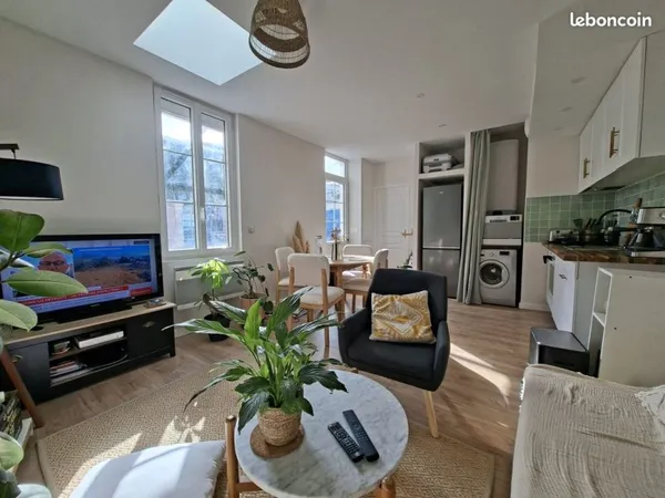 Maisonnette rénovée avec cour privative bail 6 mois