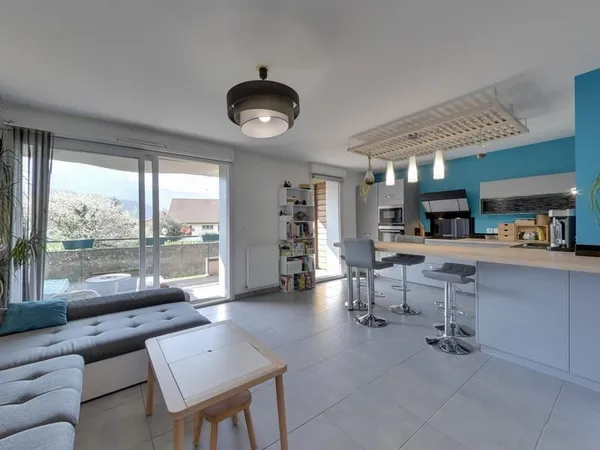 SUPERBE 4 PIÈCES + CUISINE DANS LA VERDURE DANS COPROPRIÉTÉ
