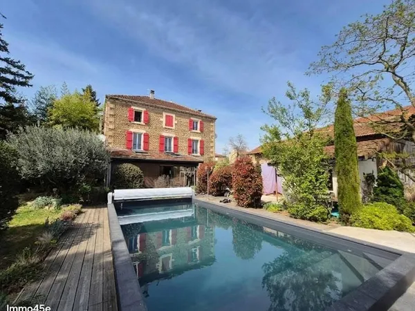Maison 5 pièces 255 m²