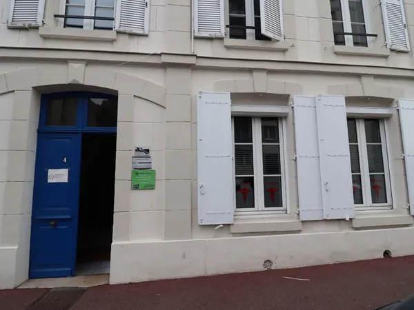 Bureau commercial (centre Louviers)