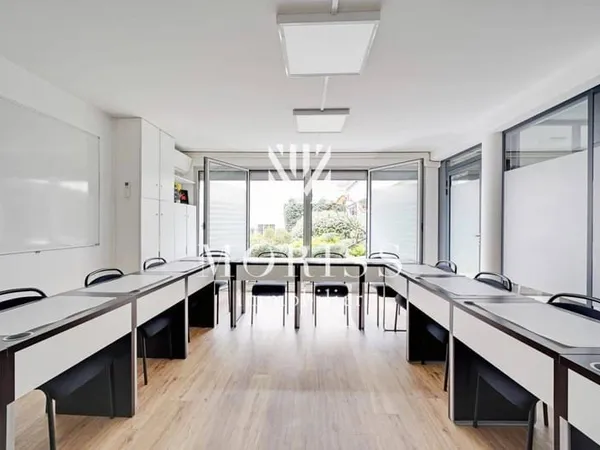 Local d'activité 63 m²