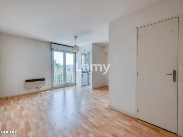 Studio 1 pièce 25 m²