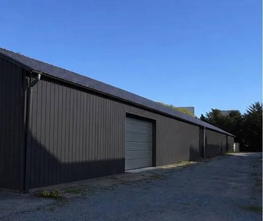 Local d'activité entrepôt hangar bureau
