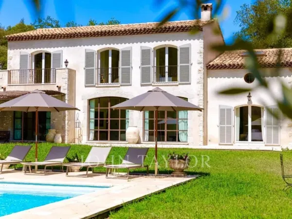 Belle maison rénovée à louer à la Colle-sur-Loup