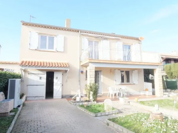 Maison familiale T7 avec terrasse Parcelle de 421 m2
