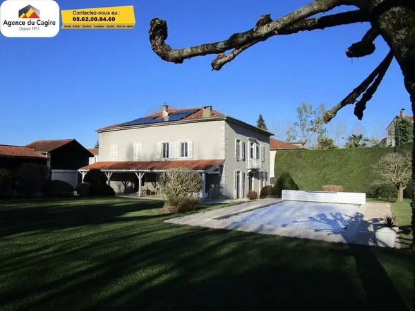 Maison 11 pièces 320 m²