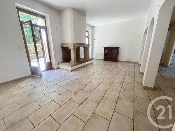 Maison 7 pièces 230 m²