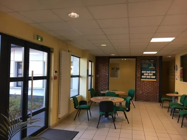 Bureau 583 m²