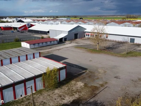 ENTREPOTS AVEC BUREAUX - Proche Châteauroux
