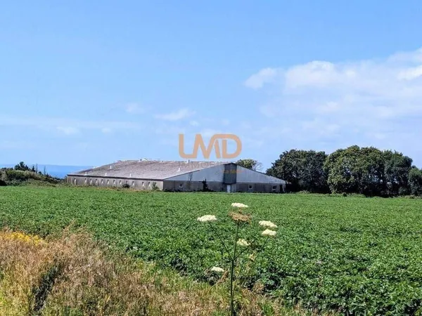 Terrain 1700 m²