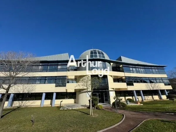 Bureaux 651 m²
