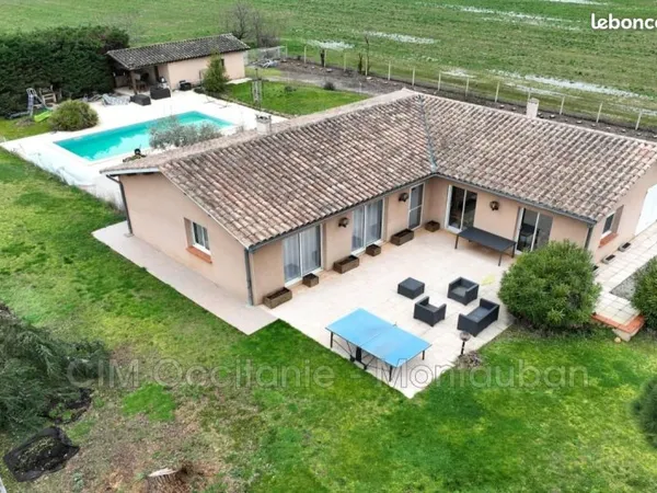 Maison 1 996 m² Montauban 