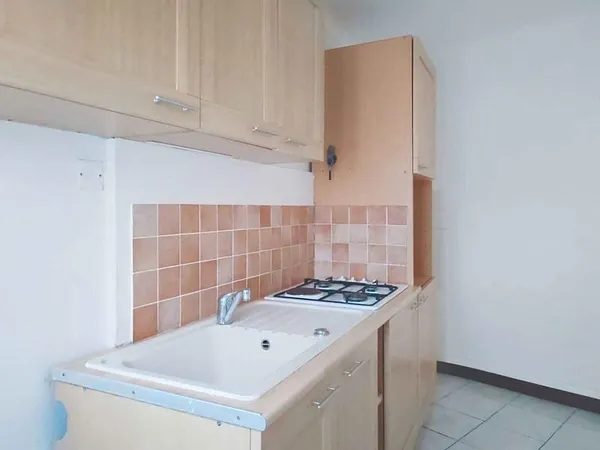 Appartement - 1er étage - 35 m2 - 2 pièces - Non meublé