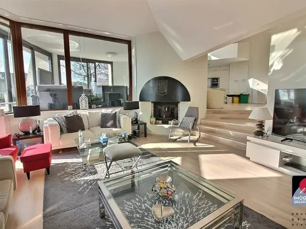 Maison Grilly