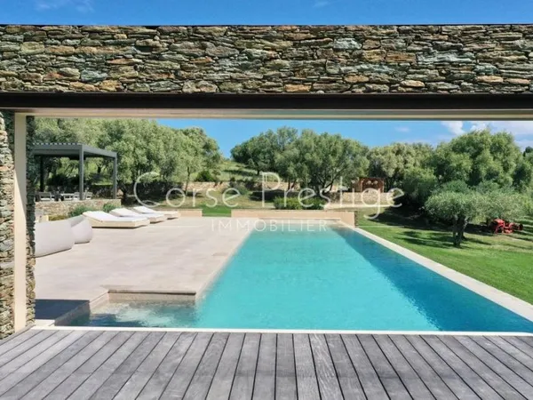 Villa 380 m²
