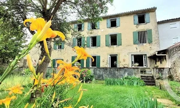 Maison 13 pièces 275 m²