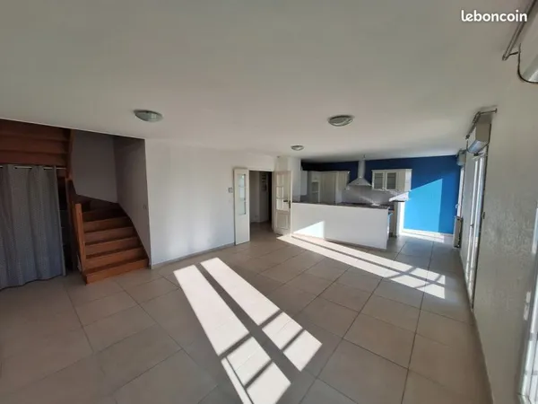 Duplex _ Bron Eglise 114 m² (3 chambres, 2 terrasses, parking, cave)