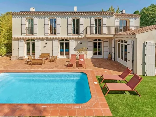 Maison 5 pièces 280 m²
