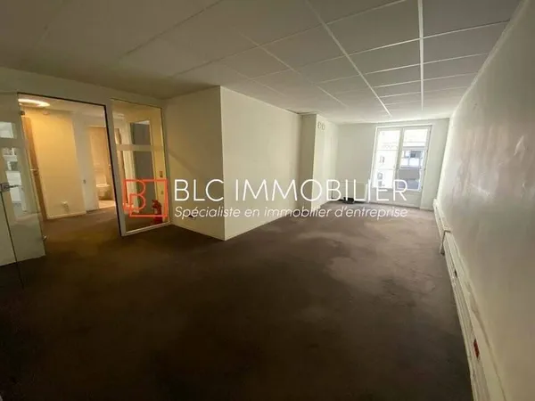 Bureau 55 m²