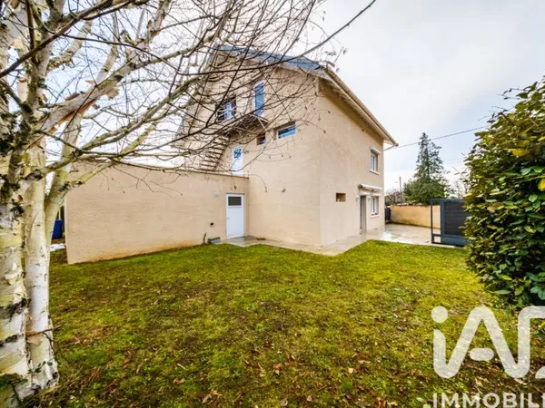 Maison 6 pièces 221 m²