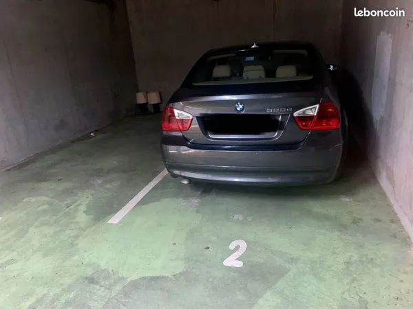 Stationnement Location Ferney-Voltaire   95€