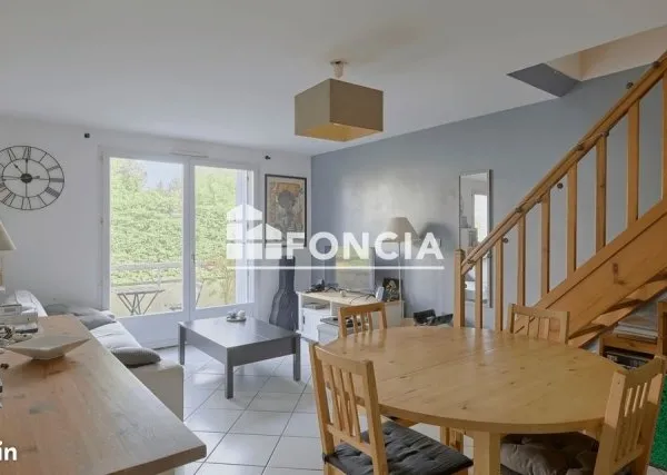 A vendre en exclusivité superbe T3 en duplex, au calme, proche toutes commodités